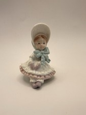 VTG Lladro Girl Bonnet 1995 Christmas porcelain Ornament figurine Daisa 3 1/2
