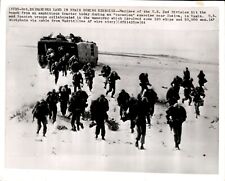 LD245 1964 AP Wire Photo US MARINES LAND IN SPAIN DURING EXERCISE STORMING BEACH picture