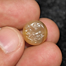 Large Ancient Near Eastern Banded Agate Stone Intaglio Seal Bead Depicting Bull picture