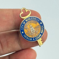 City Of Noblesville Mayor Patricia A Logan Enamel Key Lapel Pin Indiana Key picture