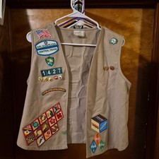 Girl Scouts Junior Vest Central Texas 60+ Patches Pins 2013-2015 Badges Khaki picture