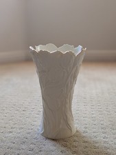 Lenox Classic Ivory Tulip Flare - 9.25