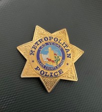 Metropolitan Police Pin Back - VINTAGE picture