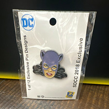 DC Catwoman SDCC 2018 Exclusive Lapel Pin, DC Universe Comics picture