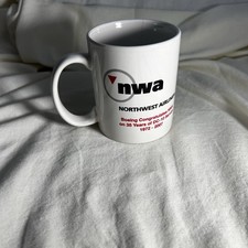 Northwest Airlines NWA X Boeing 35 Years Of Service DC-10 Mug 1972-2007 Rare picture