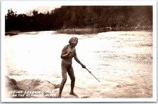 VINTAGE POSTCARD INDIAN SPEARING FISH ON THE KLAMATH RIVER REAL PHOTO RARE SCENE picture
