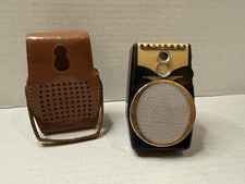 REALTONE Transistor Radio 50's/60's MODEL TR-1088 VTG picture