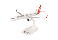 Herpa 614610 Qantas Airways Airbus A321XLR VH-OGA Desk  Model 1/200 AV Airplane picture