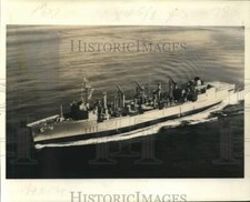 1974 Press Photo USS Kalamazoo, U.S. Navy supply ship at Avondale Shipyard picture