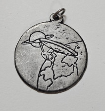 Vintage 1976 Star Trek USS Enterprise Planet Medallion Good Time Jewelry Sci-Fi picture