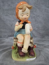 Erich Stauffer S8536 Little Mender Girl Darning Sock Porcelain Figurine Vintage picture