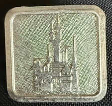 DLR - Silver Castle - Disneyland Hotel Manager - Cast Member Exclusive-Very Rare picture