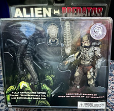 NECA Alien vs Predator 2-Pack Toys R Us Exclusive Classic Action Figures Sealed picture