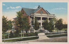 POSTCARD  ST. LUKE'S HOSPITAL FERGUS FALLS MINNESOTA picture