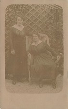 TWO WOMEN POSE TOGETHER REAL PHOTO POSTCARD WIEN VIENNA AUSTRIA 1910 RPPC picture