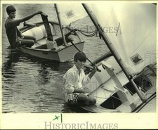1984 Press Photo Charles Meade & Michael DeMarcey in their Optimist boats picture