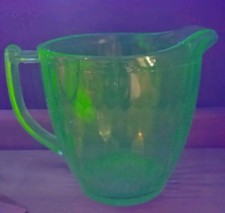 Vintage 1920s-30s UV Reactive Jeannette Glass ~ Hex Optic Honeycomb 36 Oz Green picture