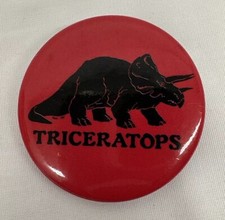VINTAGE PINBACK BUTTON #79-032 - TRICERATOPS dinosaur picture