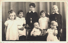GROUP OF CHILDREN FAMILY STUDIO PORTRAIT REAL PHOTO POSTCARD 1920s RPPC picture