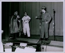 LG821 1967 Original Photo NEW YORK WRITERS DINNER Performing Baseball Sketches picture