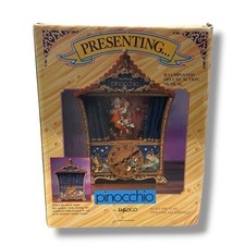 Enesco Disney Pinocchio Illuminated Deluxe Action Musical Theater Box New In Box picture