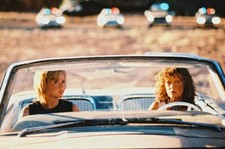 GEENA DAVIS SUSAN SARANDON THELMA & LOUISE 24x36 Poster THUNDERBIRD POLICE CARS picture