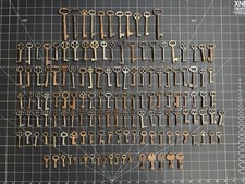 162 - Vintage Antique Skeleton Keys Clock Keys Furniture Cabinet Keys Mixed Lot picture