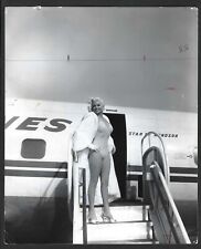 JAYNE MANSFIELD ACTRESS FLYING TO ROME SEXY VTG 1962 ORIG PHOTO picture