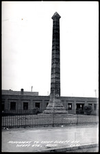 Postcard Monument to Chief Sleepy Eye, Sleepy Eye, MN RPPC picture