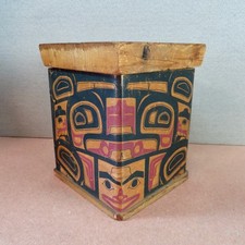 Vintage Pacific Northwest Coast Painted Cedar Bentwood Box – True Kerfed picture