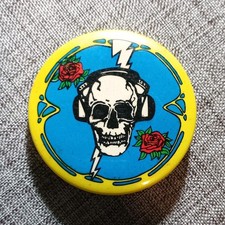 Vintage Grateful Dead pinback button Skull with Headphones & Roses Light. Bolt picture