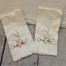 Vintage white cotton hand towels w embroidered floral medallion & scalloped edge picture