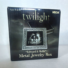 NECA The Twilight Saga Edward & Bella Metal Jewelry Box picture