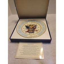 Avon Freedom Plate Vtg 1974 Bicentennial Americana Collector Decor White Gold picture
