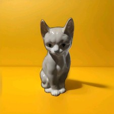 Vintage and Beautiful Otagiri Japanese Porcelain Kitten - Tall 6