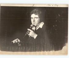 British Singer & HOLLYWOOD Actor ANTHONY NEWLEY Concert 1979 Press Photo picture