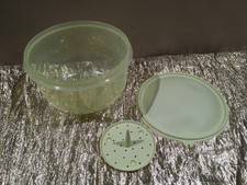 New Tupperware Crisp It Lettuce Keeper in a beautiful color picture