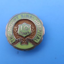 VINTAGE 10K 3 Gram Solid Yellow Gold Mount Sinai Hospital 10 yr Employee Pin picture