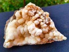 14.28 Oz White Popcorn Aragonite/Calcite Uv Reactive Specimen picture