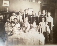 Antique Victorian Post Mortem CABINET PHOTO Man At Home Bed WITH Family Memento picture