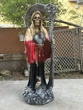 Santa Muerte Negra/Rojo/Dorado Nueva, Casi 3 Pies De Alto picture