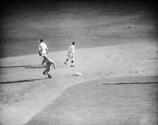 George Kelly rounding second base Travis Jacksons hit sixth inn- 1924 Old Photo picture