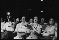 Photo:TV Wrestling Audience 1952 Laughing Spectators Row of Seats picture