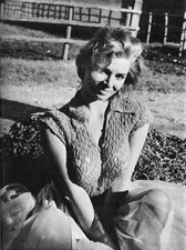WW2 Photo WWII World War Two Portrait of an Unknown Girl Pinup Starlet / 1656 picture