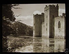 Glass Magic Lantern Slide BODIAM CASTLE EAST SUSSEX C1910 ENGLAND picture