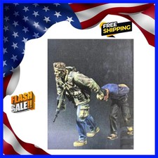 1/35 Cast Resin Model U.S.NAVY SEAL&POW Scene Model Toy Unpainted picture