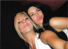Party Girls FOUND PHOTO Color PRETTY WOMEN Original Snapshot VI VINTAGE 010 14 P picture
