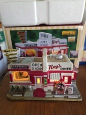 Lemax Harvest CROSSING 2007 Roy’s Diner #75563 IN BOX picture
