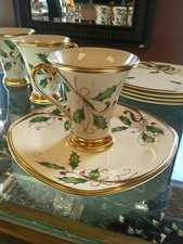 Lenox HOLIDAY NOUVEAU Tall Mug/Cup 24k Gold Accent  Cups & Plates Service For 6 picture