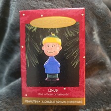 VTG Hallmark Keepsake LINUS ORNAMENT “A Charlie Brown Christmas” Hat—1995 NIB picture